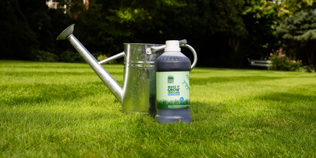 How to use our liquid lawn fertiliser